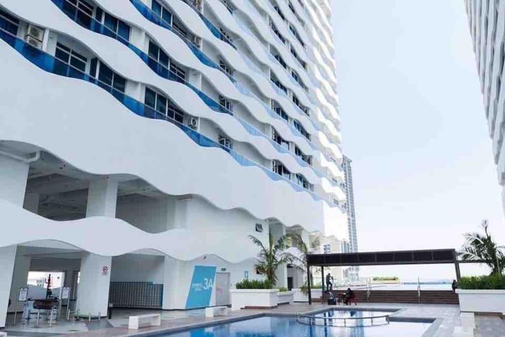 New Seaview Residences @ 2 *