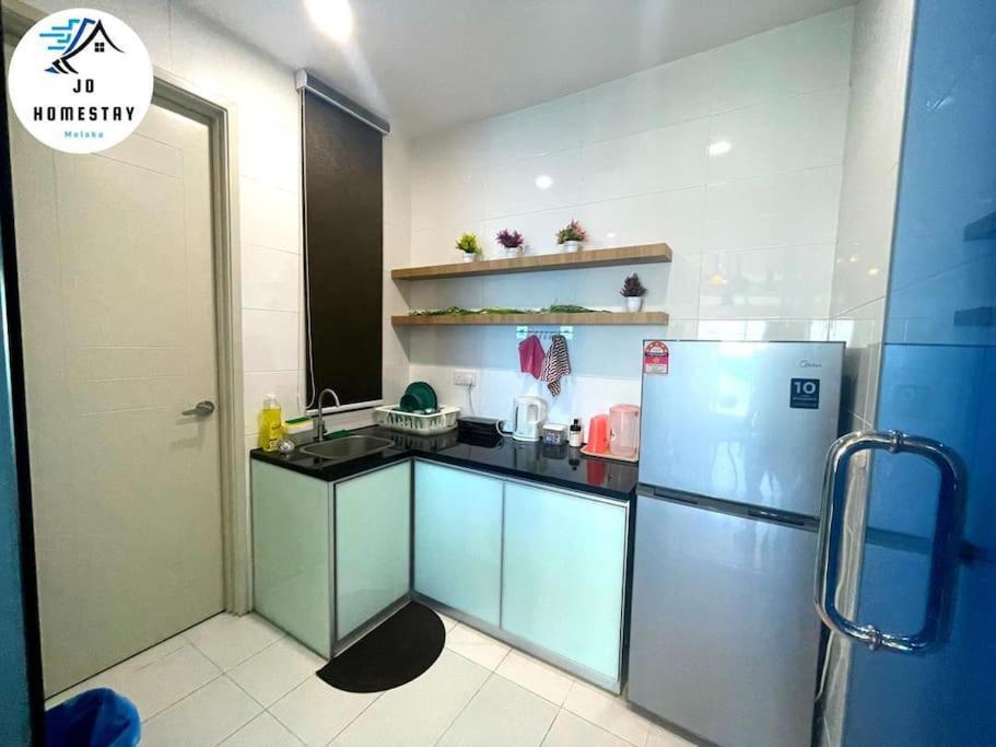 New Seaview Residences @ 2 * Malacca